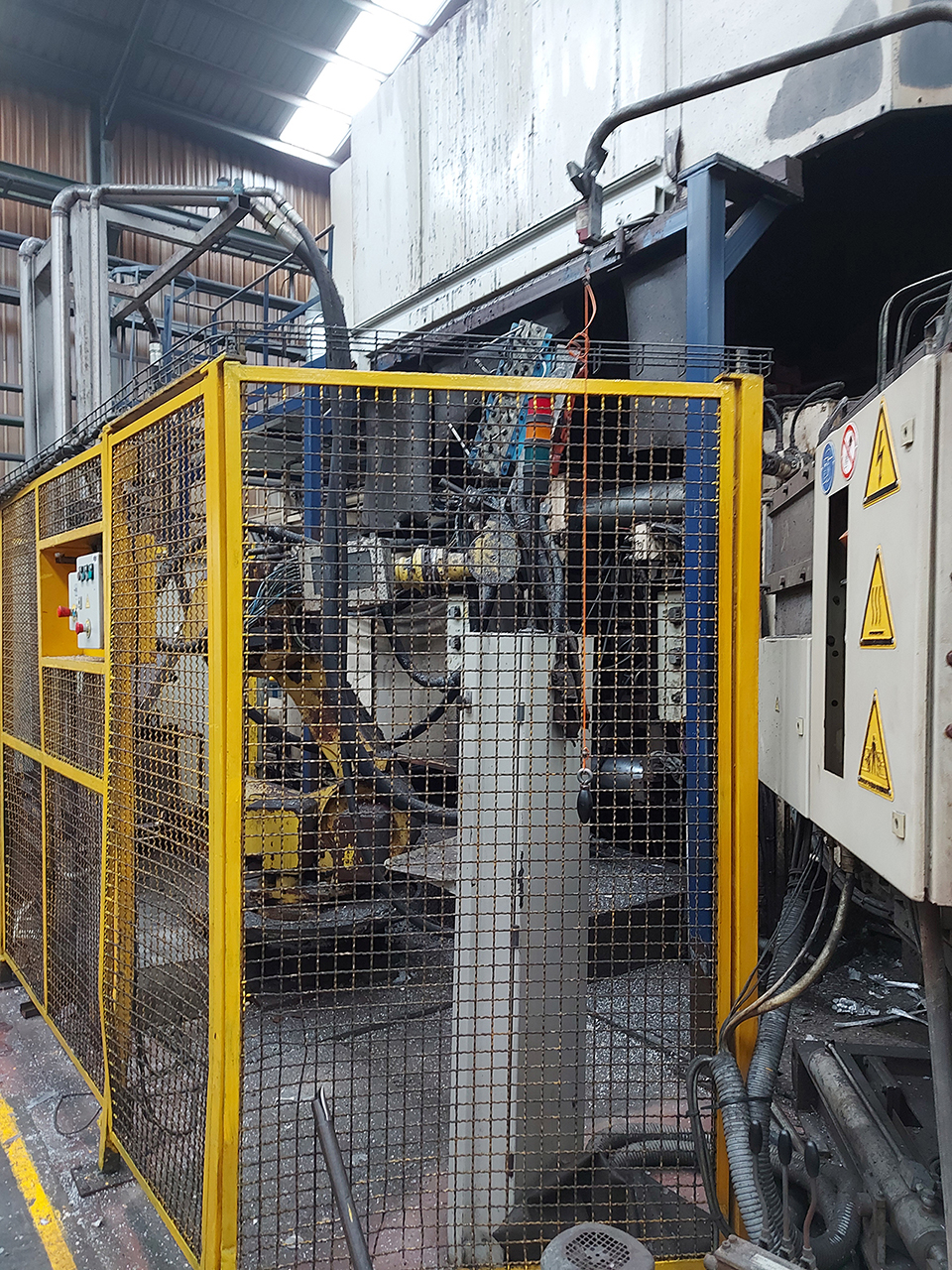 M-uller-Weingarten-GDK-1750-cold-chamber-die-casting-machine-KK1585-p10 Müller Weingarten GDK 1750 mașină de turnare sub presiune cu cameră rece KK1585, folosită