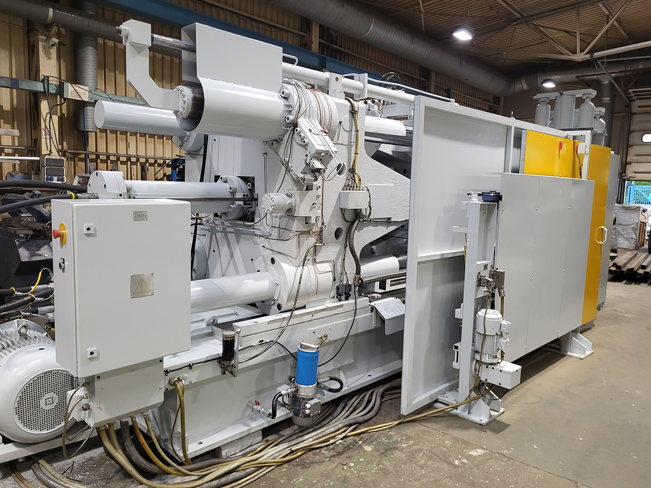 LK Machinery CDCM 800 SQ cameră rece camera rece mor mașină de turnare KK1638, folosit LK Machinery CDCM 800 SQ cameră rece camera rece mor mașină de turnare KK1638, folosit