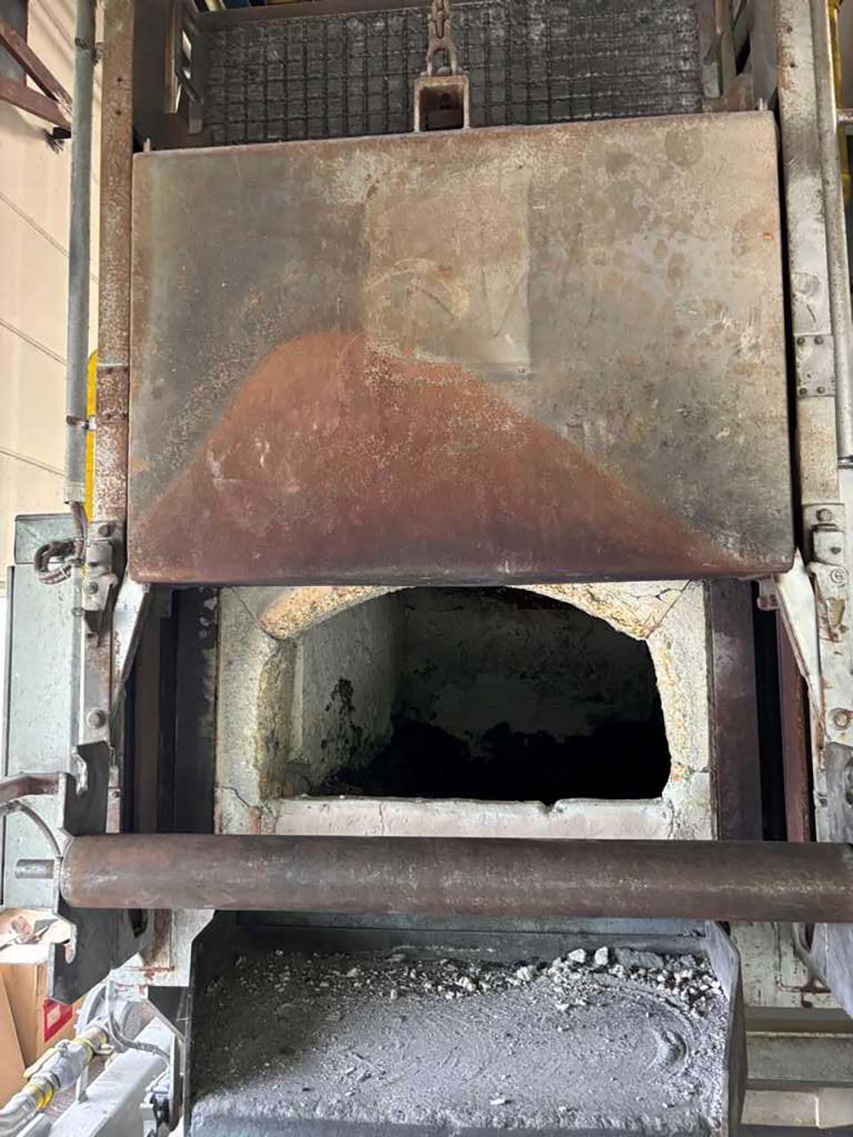 Cuptor de topire și menținere StrikoWestofen MH II-T 3000/1500 G-eg O1810, folosit Cuptor de topire și menținere StrikoWestofen MH II-T 3000/1500 G-eg O1810, folosit