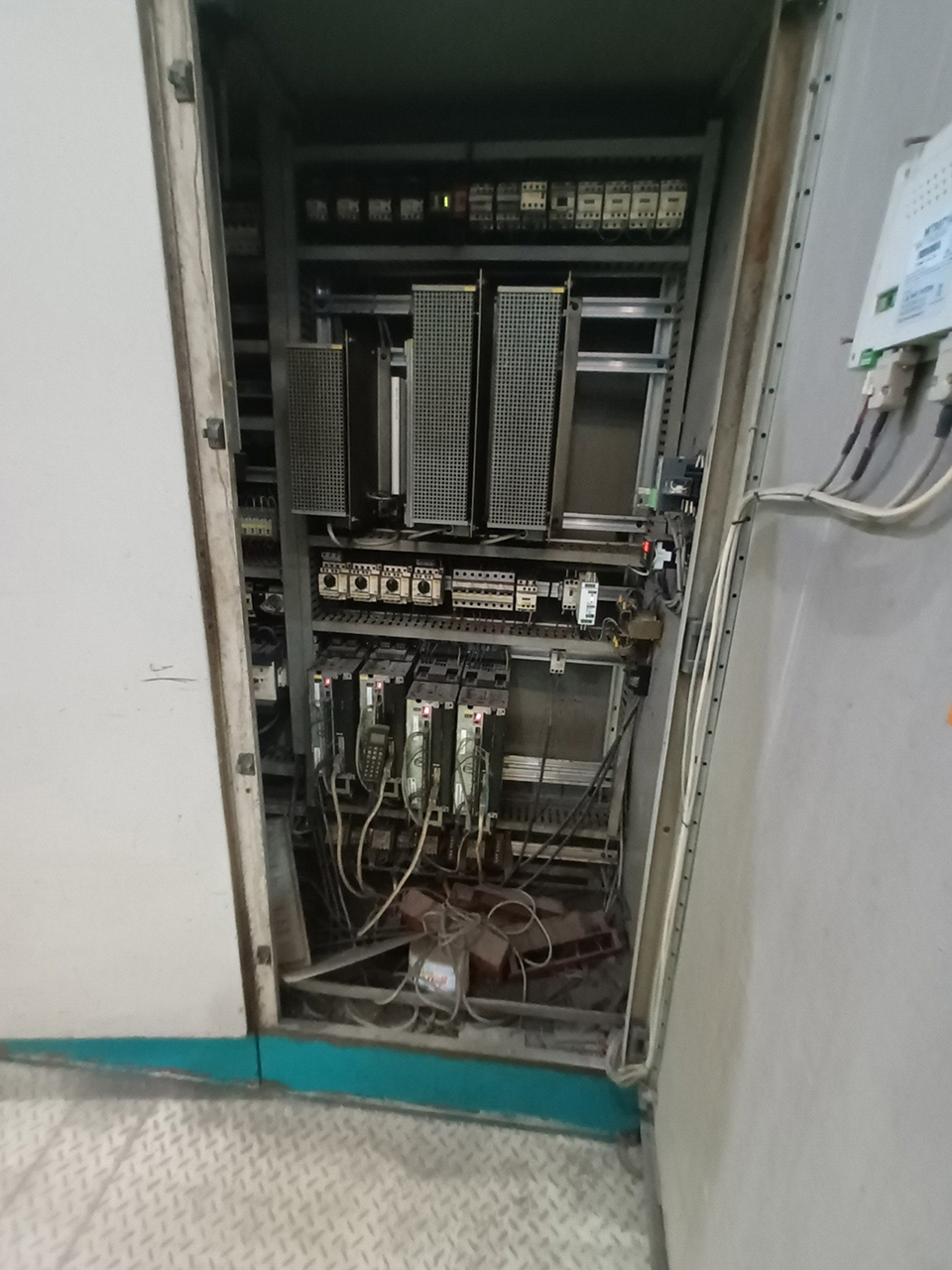 Mașină de turnare sub presiune cu cameră rece Bühler Evolution 140 D KK1650, utilizată Mașină de turnare sub presiune cu cameră rece Bühler Evolution 140 D KK1650, utilizată