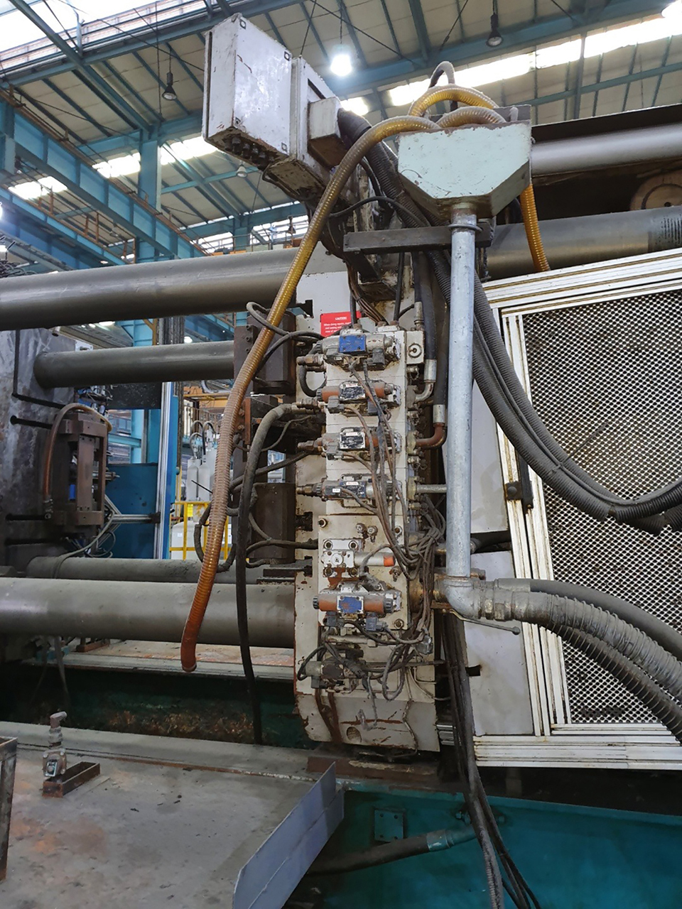 Mașină de turnare sub presiune cu cameră rece Bühler Evolution 140 D KK1650, utilizată Mașină de turnare sub presiune cu cameră rece Bühler Evolution 140 D KK1650, utilizată