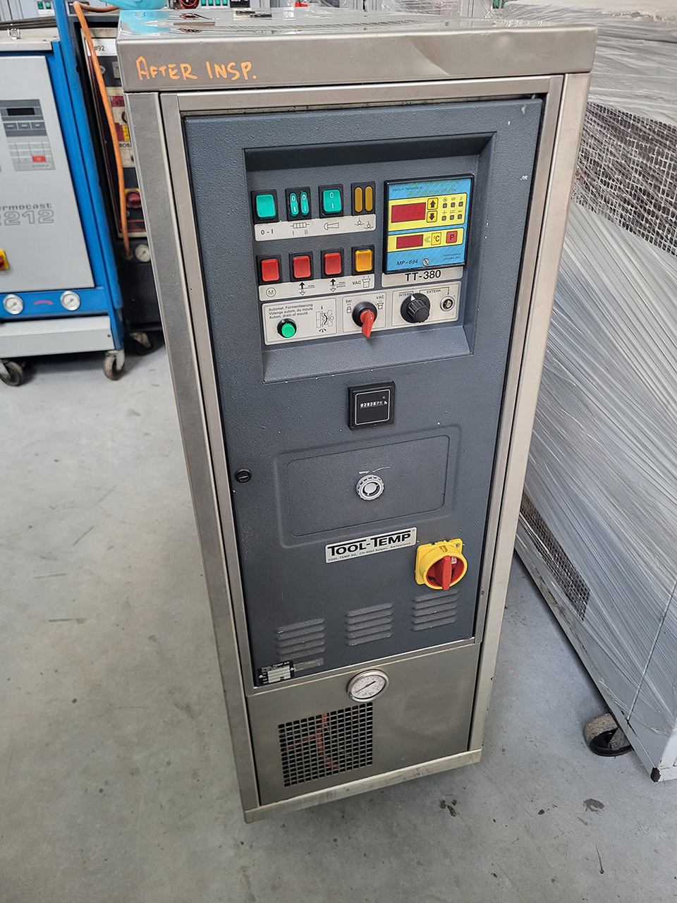 Unitate de control al temperaturii ToolTemp TT-388 ZU2235, folosită Unitate de control al temperaturii ToolTemp TT-388 ZU2235, folosită