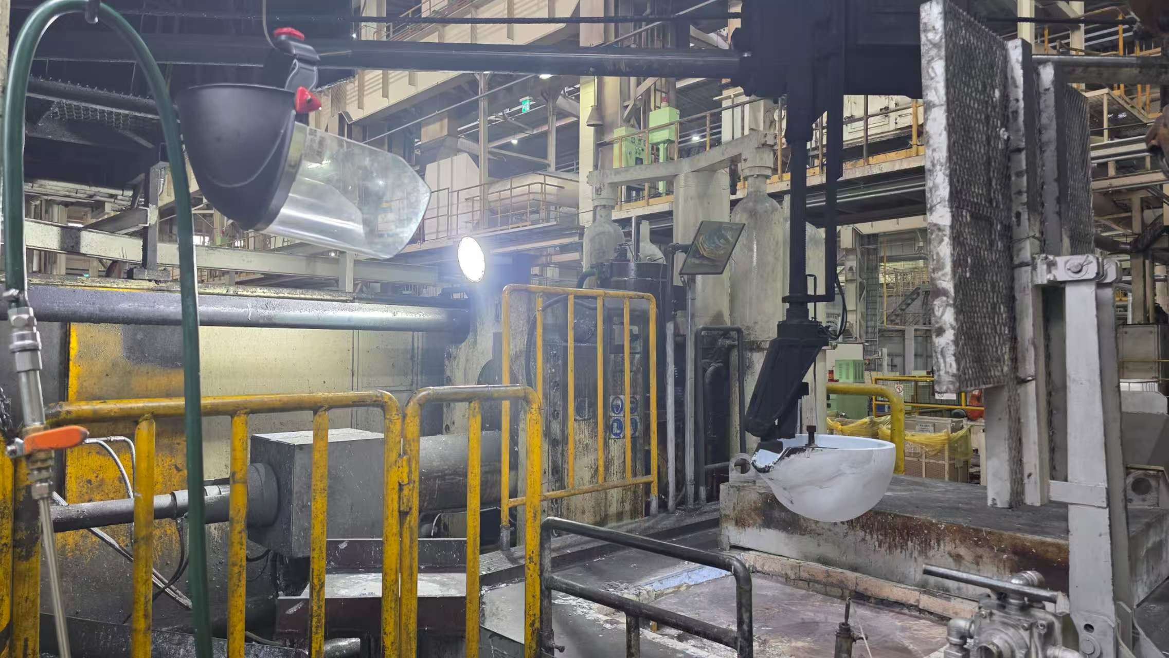 Italpresse IP 2500 SC mașină de turnare sub presiune cu cameră rece KK1573, folosită Italpresse IP 2500 SC mașină de turnare sub presiune cu cameră rece KK1573, folosită