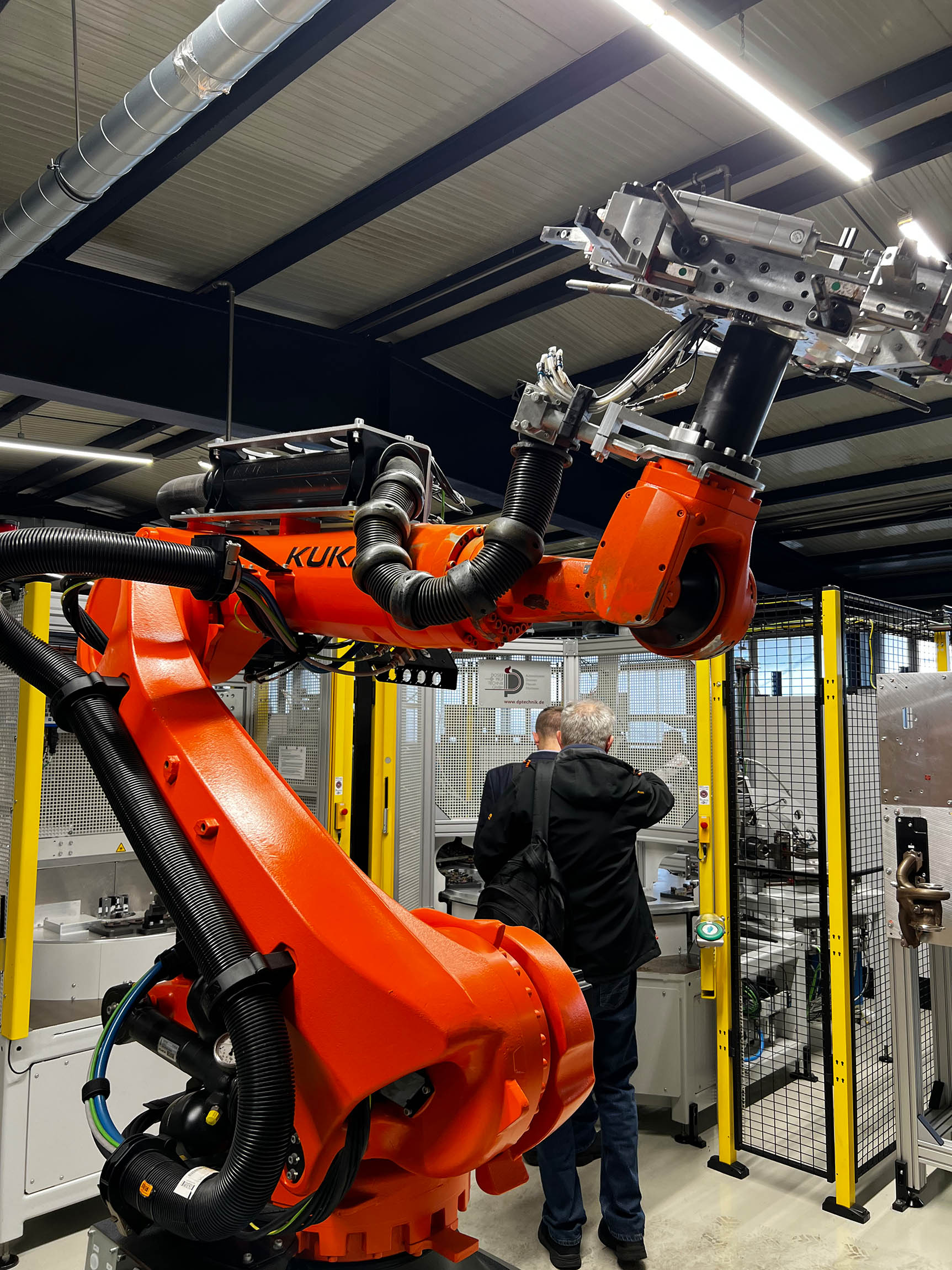 Robot KUKA KR 120 R2700-2/FLR, model HR1843, second-hand