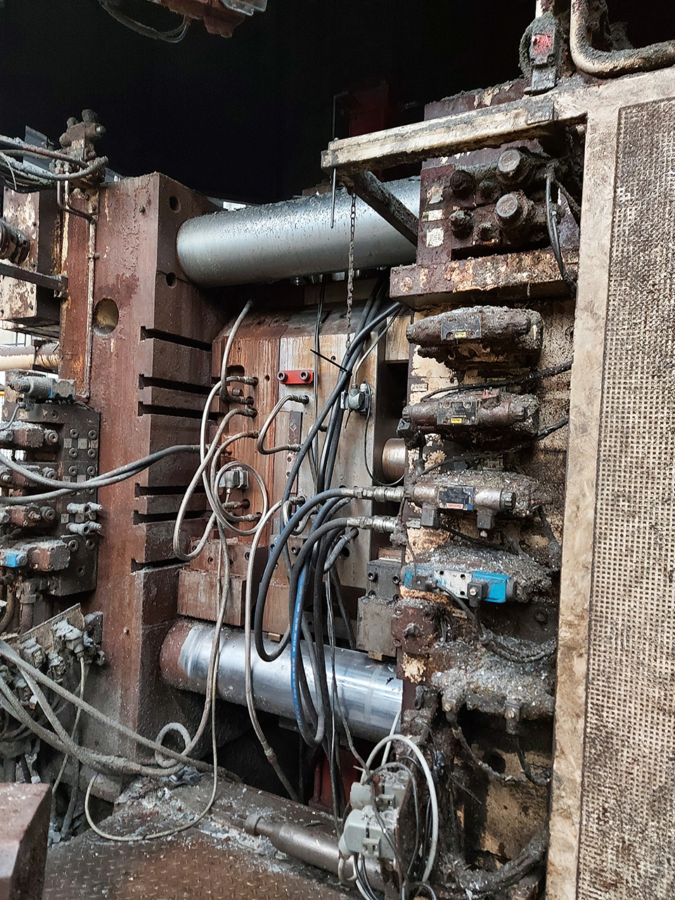 M-uller-Weingarten-GDK-1750-cold-chamber-die-casting-machine-KK1585-p4 Müller Weingarten GDK 1750 mașină de turnare sub presiune cu cameră rece KK1585, folosită