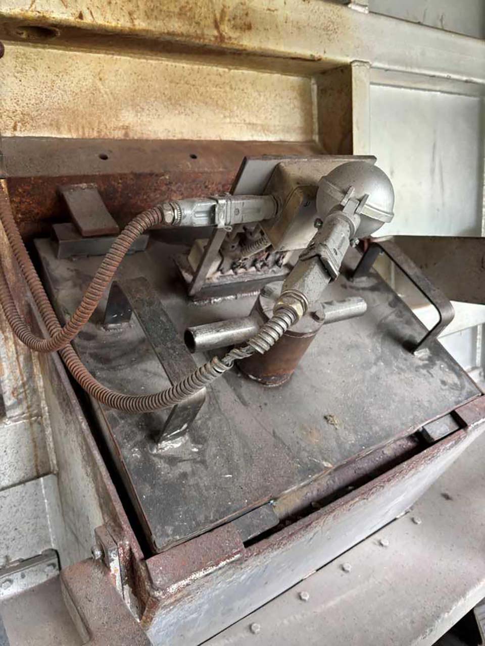 Cuptor de topire și menținere StrikoWestofen MH II-T 3000/1500 G-eg O1810, folosit Cuptor de topire și menținere StrikoWestofen MH II-T 3000/1500 G-eg O1810, folosit