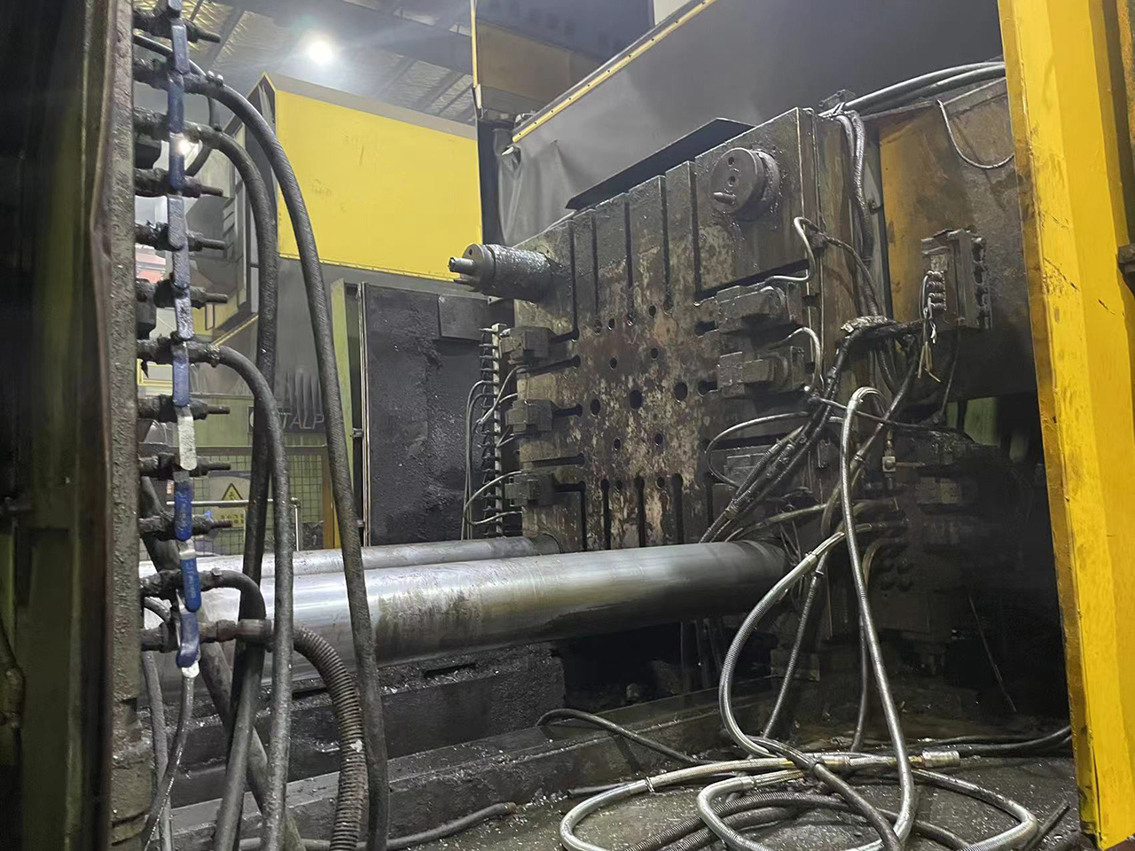 Italpresse IP 1650 SC mașină de turnare sub presiune cu cameră rece KK1652, folosită Italpresse IP 1650 SC mașină de turnare sub presiune cu cameră rece KK1652, folosită