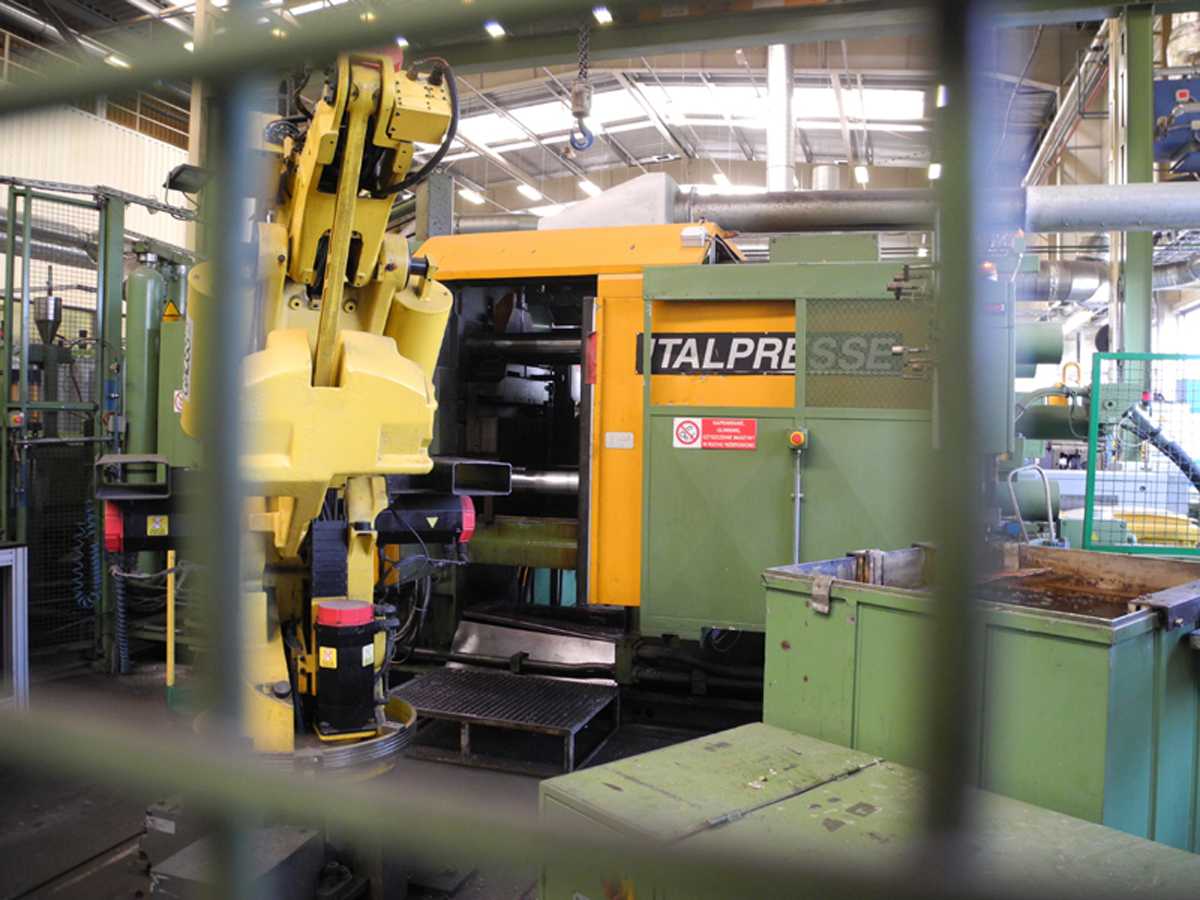 Robot de turnătorie FANUC S-420 i F, folosit HR1815