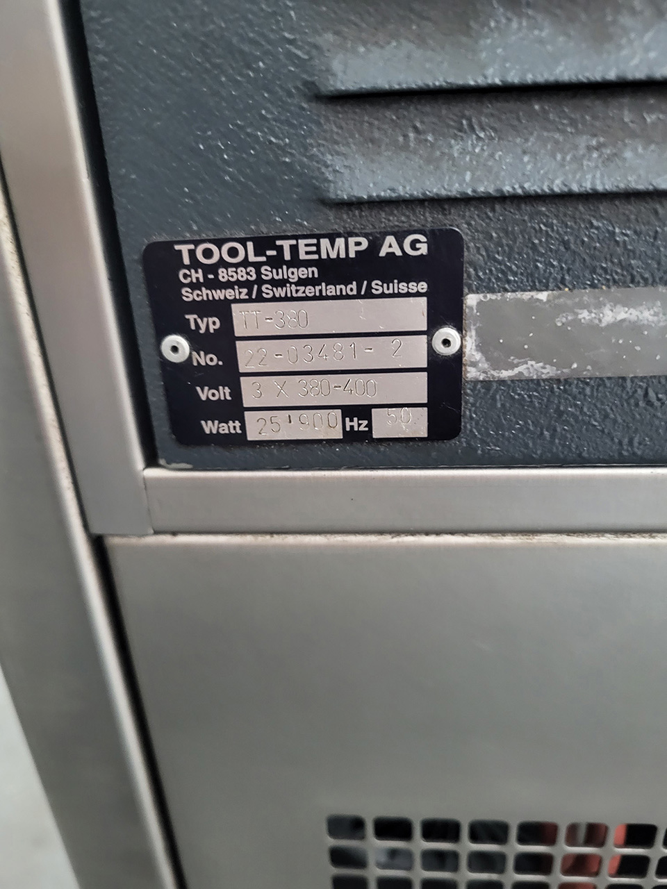 Unitate de control al temperaturii ToolTemp TT-388 ZU2235, folosită Unitate de control al temperaturii ToolTemp TT-388 ZU2235, folosită