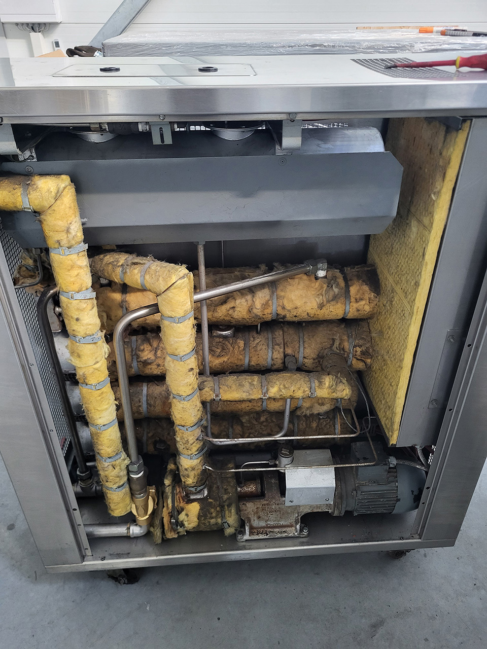 Unitate de control al temperaturii ToolTemp TT-388 ZU2235, folosită Unitate de control al temperaturii ToolTemp TT-388 ZU2235, folosită