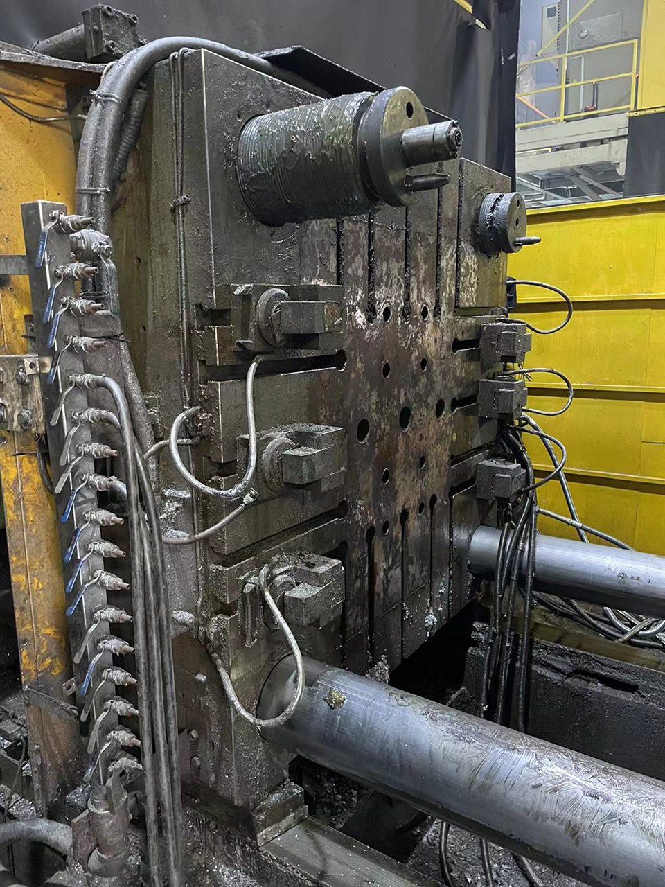 Italpresse IP 1650 SC mașină de turnare sub presiune cu cameră rece KK1652, folosită Italpresse IP 1650 SC mașină de turnare sub presiune cu cameră rece KK1652, folosită