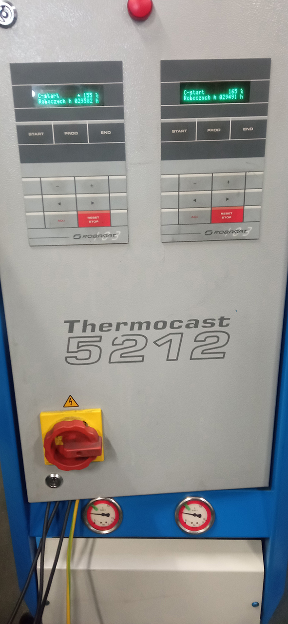 Robamat Thermocast 5212 unitate de control al temperaturii uleiului ZU2227, folosită Robamat Thermocast 5212 unitate de control al temperaturii uleiului ZU2227, folosită