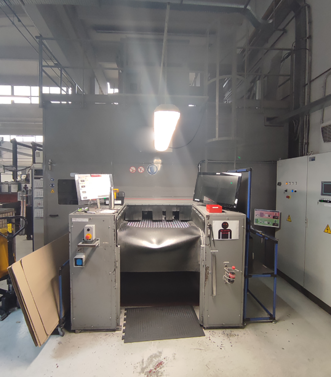 Mașină de sablat Interflex 1000-8TP1EUB-SM SA2130, folosită Mașină de sablat Interflex 1000-8TP1EUB-SM SA2130, folosită